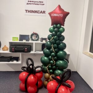 Коледна украса за фирма